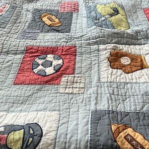 Twin POTTERY BARN quilt